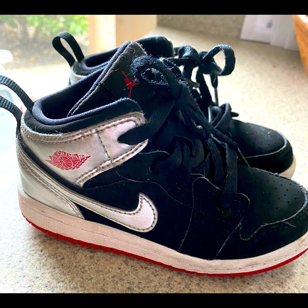 Air Jordan 1 Mid Black/Red/Silver size 9c